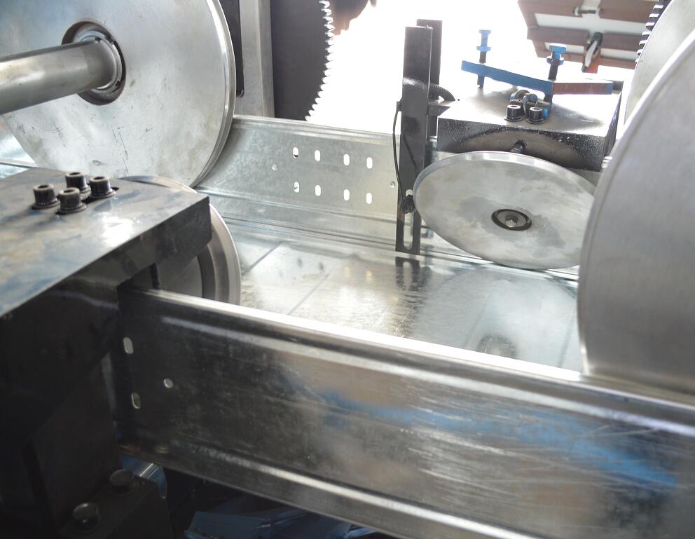 Cable tray cold forming machine fabricator