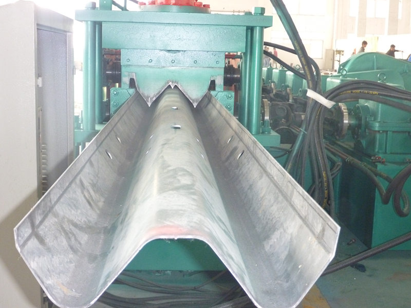 W Beam machine for production highway guard rail 