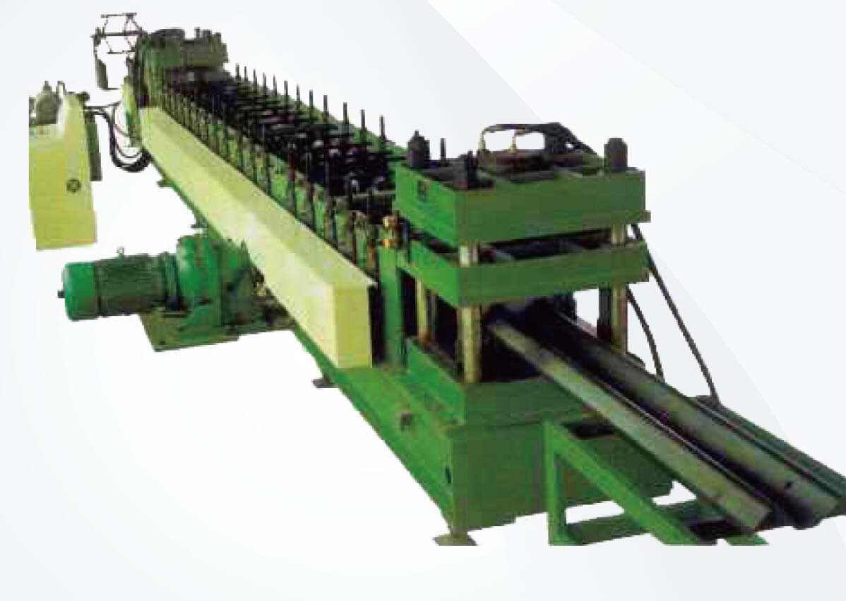 Highway guardrail roll forming machine