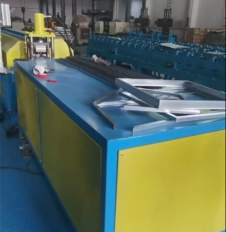 Square Metal Frame Hold Production Machine For Filter Pack Accessories